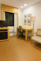 华丽公寓 | 客房内保险箱、遮光窗帘、隔音、熨斗/熨衣板