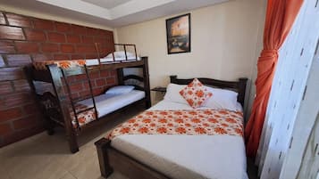 Neljän hengen huone