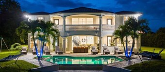Private 5000 SF Waterfront Mansion w/ Pool & Games