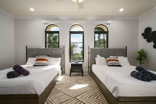 Modern 8BR Mansion | 6,500 SF, Pool, Cinema