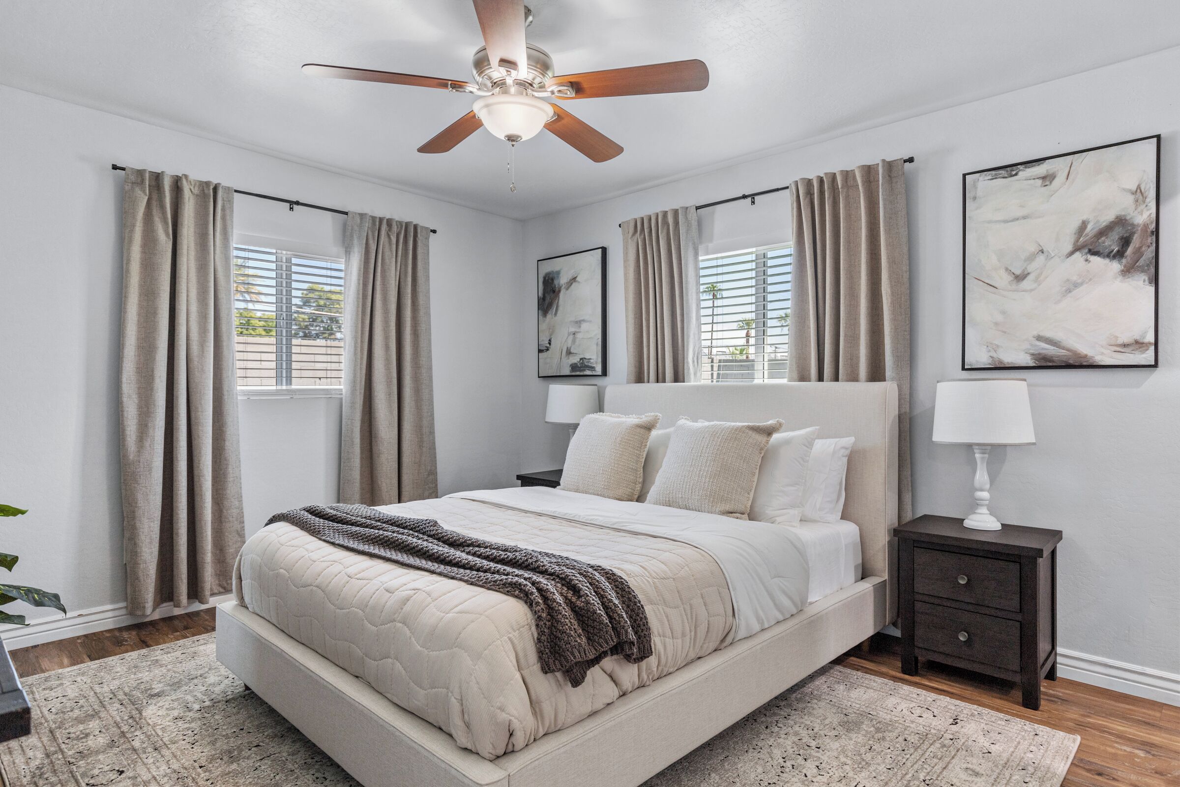 4 soverom, strykejern/-brett, wi-fi (inkludert) og sengetøy