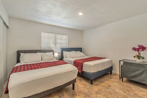 4 bedrooms, desk, iron/ironing board, free WiFi