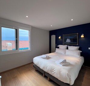 3 bedrooms, iron/ironing board, travel crib, WiFi