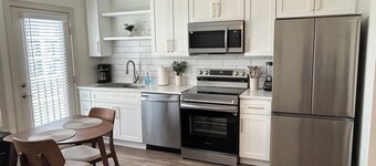Luxurious 1-bedroom apartment in superb Waukee with gym & game room