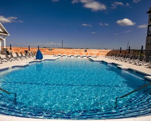 Piscine extérieure, piscine chauffée