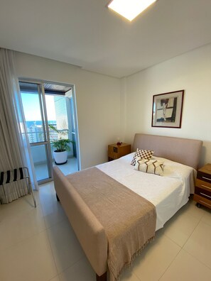 2 bedrooms, iron/ironing board, internet, bed sheets