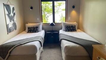 Een strijkplank/strijkijzer, gratis wifi