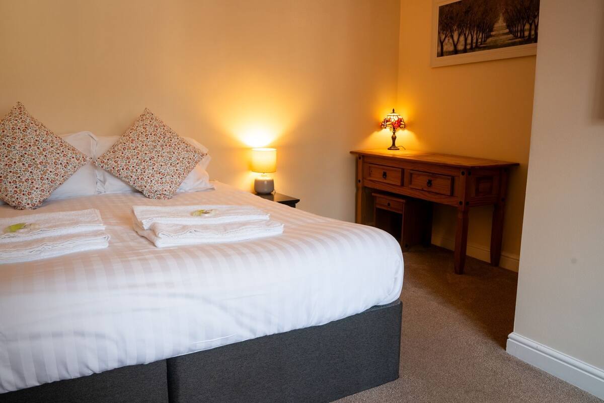 Double Room (Room 1)