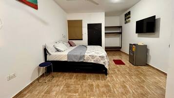 Appartement Luxe, vue montagne | Bureau, espace de travail pour ordinateur portable