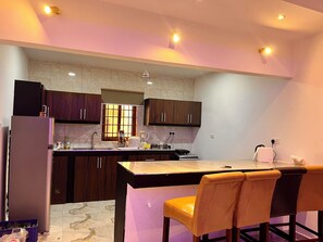 Luxury Apartment, Mountain View | Private kitchen - ESPADA LODGE Studio 3.3 (Somanya)