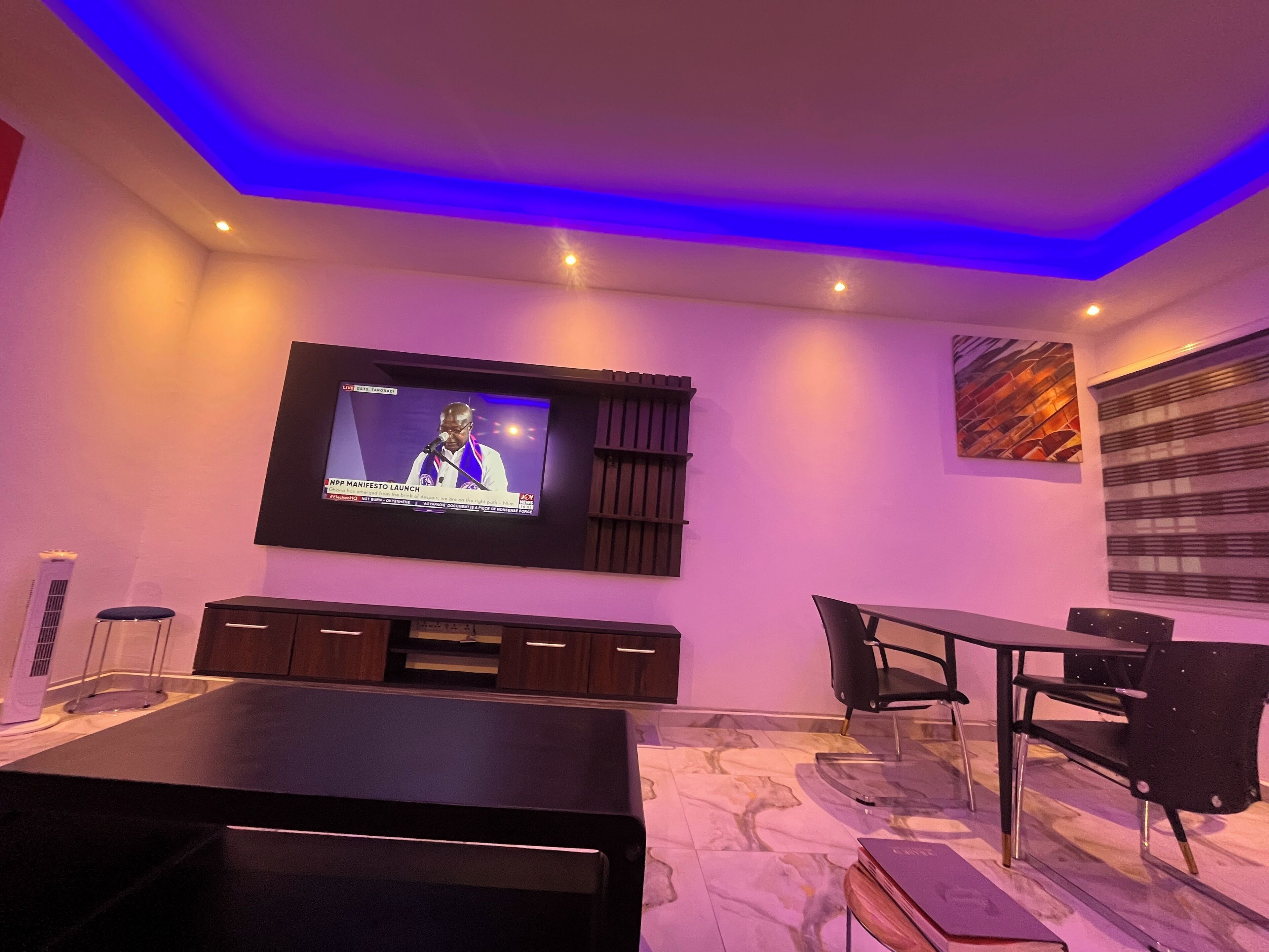 Luxury Apartment, Mountain View | Living area