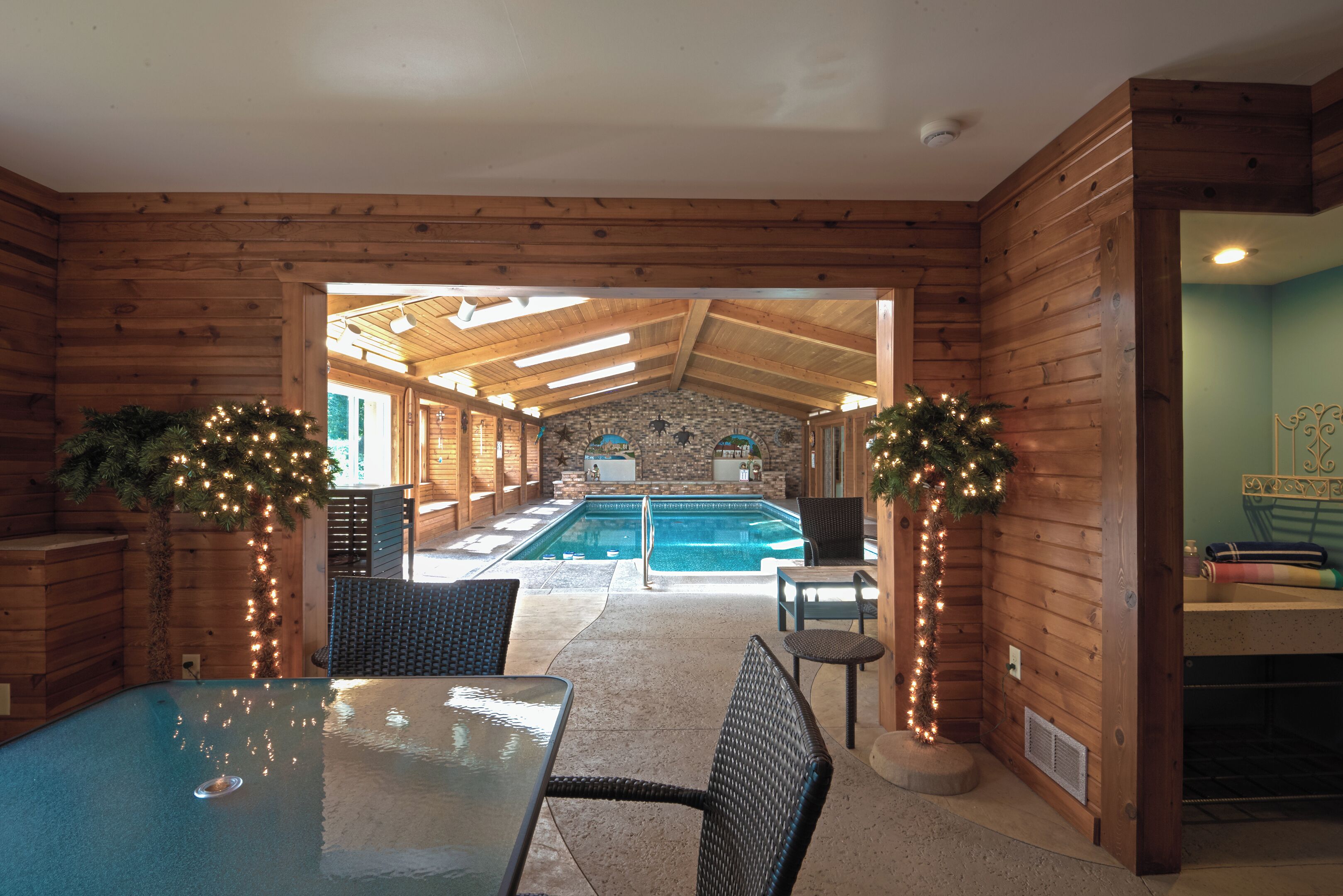 Alberca techada y alberca climatizada