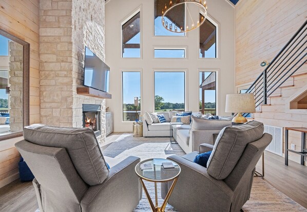 TV connectée, cheminée