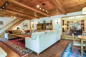 Télévision, cheminée