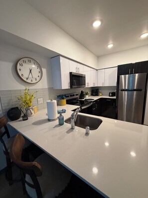 Mikrowelle, Ofen, Herdplatte, Geschirrspüler