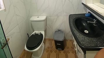 Toallas, jabón, papel de baño