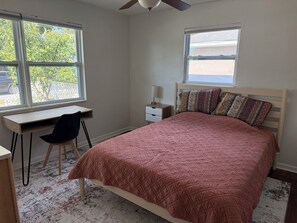 2 間睡房、熨斗/熨衫板、Wi-Fi、床單