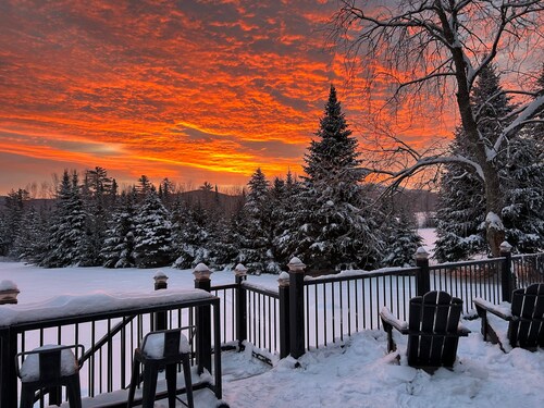 9FR Renovated home with beautiful views, large yard, dogs welcome!