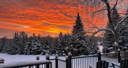 9FR Renovated home with beautiful views, large yard, dogs welcome!