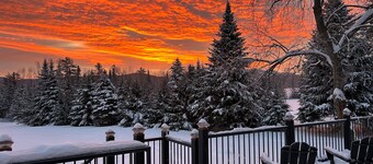 9FR Renovated home with beautiful views, large yard, dogs welcome!