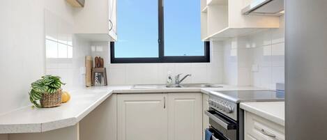Fridge, microwave, oven, stovetop