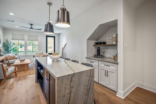 Lux Ocean Escape: Walk to Beach, Backyard Oasis, King Bed, Bunks & Hot Tub!