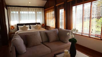 Luxury Suite, Mountain View | Desk, laptop workspace, blackout drapes, soundproofing