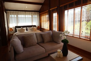 Luxury Suite, Mountain View | Desk, laptop workspace, blackout drapes, soundproofing