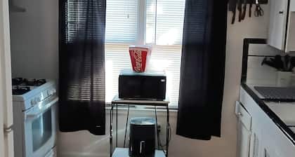 Relax Near Grosse Pointe & Downtown Detroit.