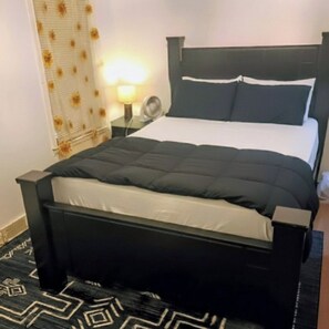 2 habitaciones, escritorio, tabla de planchar con plancha y wifi gratis 