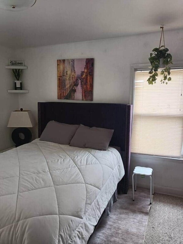 2 habitaciones, tabla de planchar con plancha, wifi y ropa de cama 