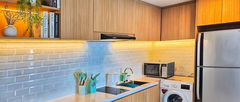 Apartment, 1 Bedroom, City View | Private kitchen