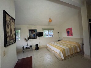 1 habitación, wifi y ropa de cama