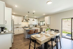 Mikroaaltouuni, uuni, liesi, astianpesukone