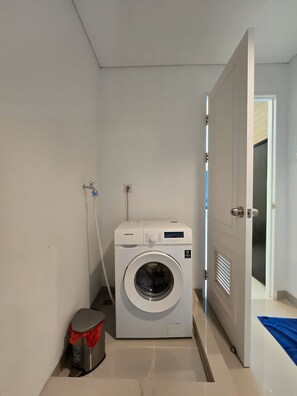 Apartment, 3 Bedrooms, City View | Laundry - Staysanliving - Grand Madison (Jakarta)