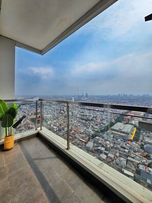 Apartment, 3 Bedrooms, City View | Balcony