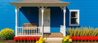 Charming Country-Chic 1BR in Greenfield – King Bed, Rain Shower, Near Berkshires
