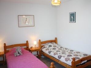 3 bedrooms, Internet