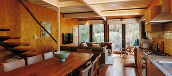 Haven in Nature: Tranquil Beach, Bush Escape