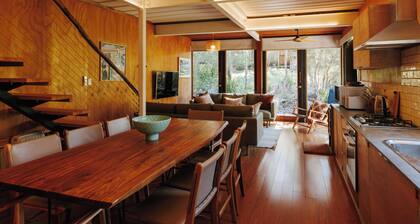 Haven in Nature: Tranquil Beach, Bush Escape