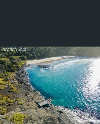 Haven in Nature: Tranquil Beach, Bush Escape