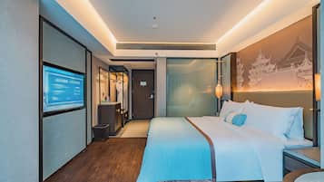 Basic Double Room, City View | Individually decorated, laptop workspace, blackout drapes, soundproofing