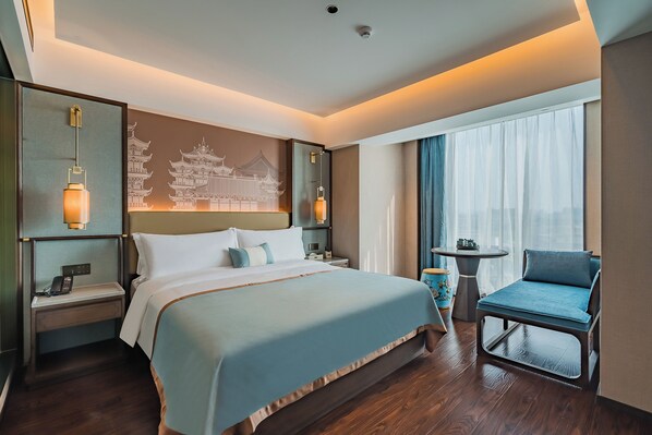 Individually decorated, laptop workspace, blackout drapes, soundproofing - Till Bright Hotel (Foshan)