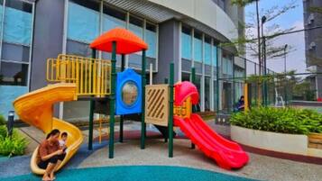 Tempat bermain anak - outdoor