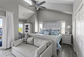 Smart TV, printers - Sea Isle Canal Side Hot Tub + Easy Beach Access (Galveston)
