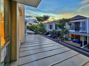 House, 3 Bedrooms | Balcony view