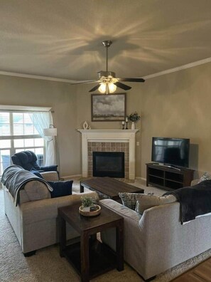 TV, fireplace