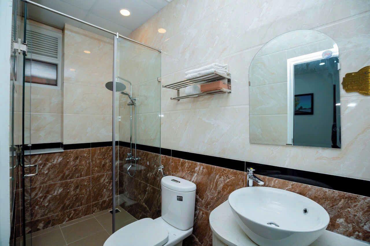 Basic Double Room Single Use, 1 Bedroom | Bathroom