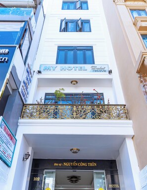 Fachada de la propiedad