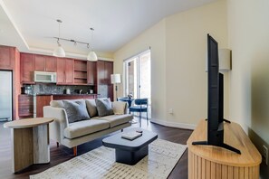 Télévision, chaîne hi-fi